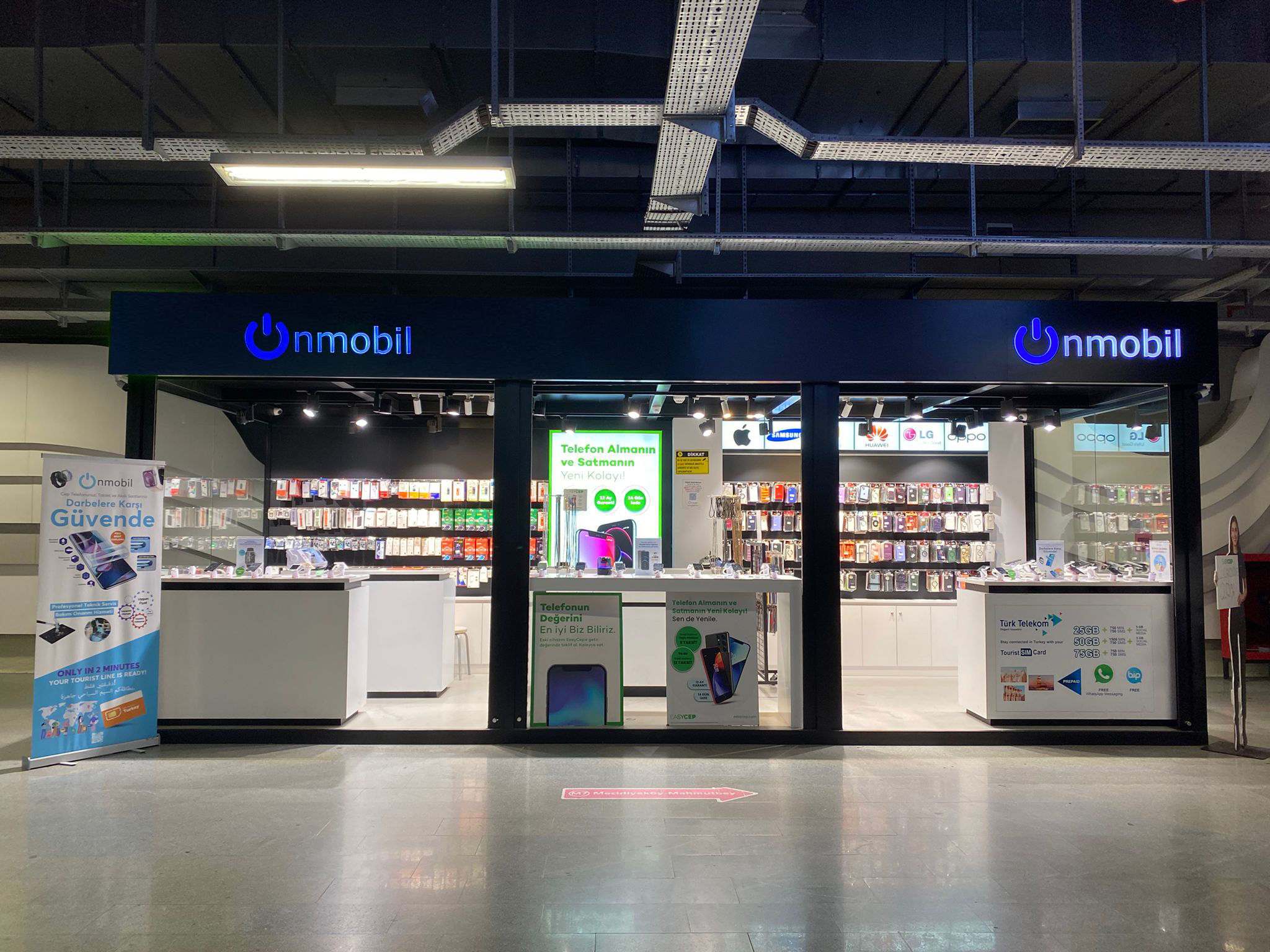 Mecidiyeköy Metro İstasyonu Mağaza